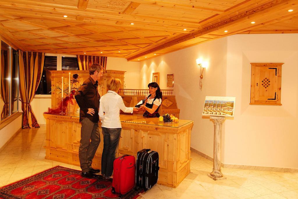 Alpentirolis Hotel Luaran gambar